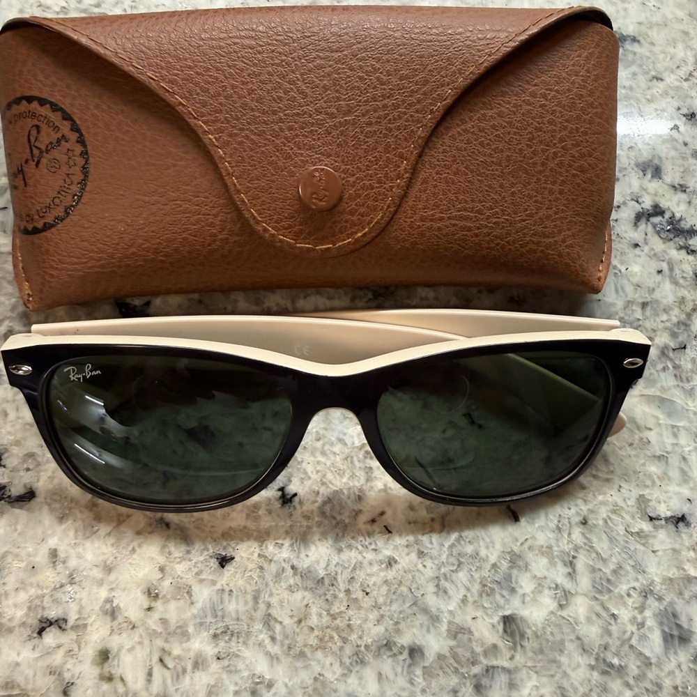 Ray-Ban Black and Cream Wayfarer Sunglasses